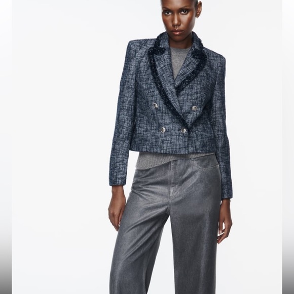 ZARA TEXTURED SHORT BLAZER - Picture 2 of 11
